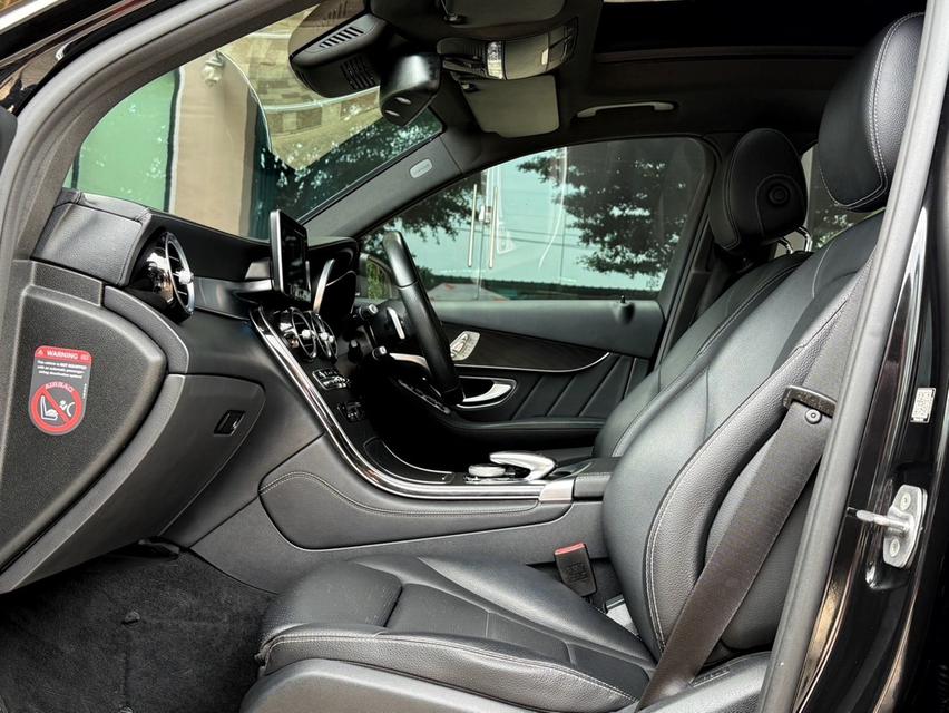 2017 BENZ GLC 250D AMG รถออกศูนย์ BENZ THAILAND รถวิ่งน้อย เข้าศูนย์ทุกระยะ ไม่เคยมีอุบัติเหตุครับ 13