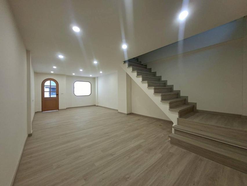 ขายทาวน์เฮ้าส์ 2 ชั้น ซอยอุดมสุข 47 รีโนเวทใหม่ทั้งหลังพร้อมอยู่ (N.1925) 6