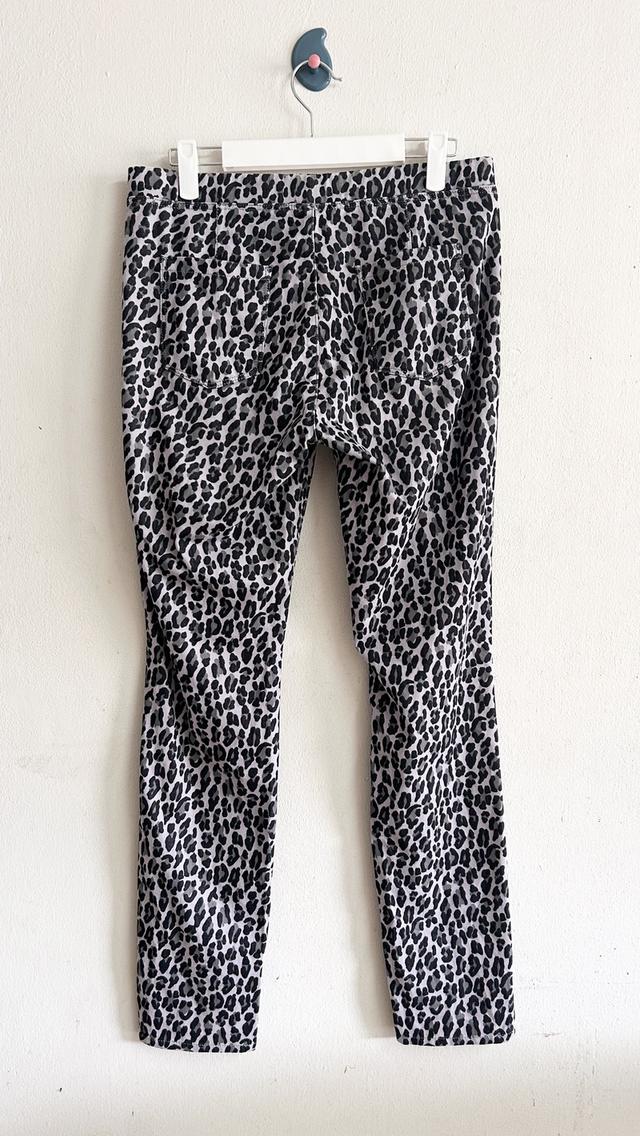 ยุนิL กางเกงหญิงเลคกิ้งผ้ายืดสีเทาลาย รูปที่ 2