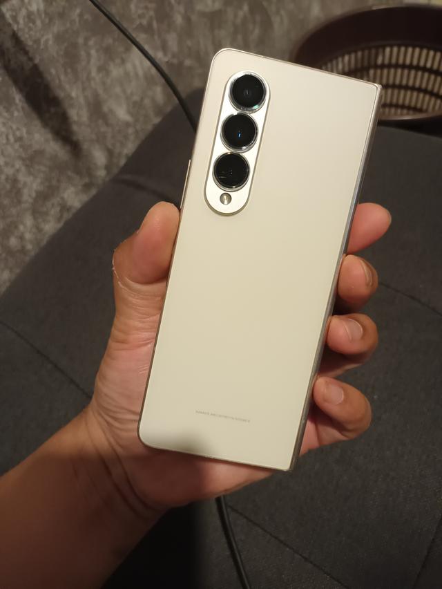 Samsung Galaxy fold4