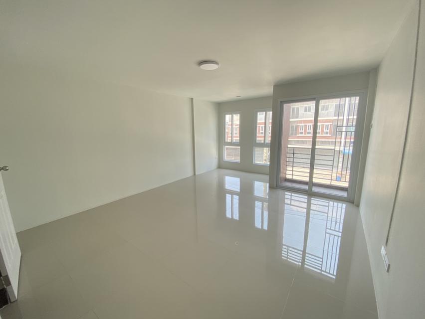 ทาวน์เฮ้าส์ อาคารพาณิชย์ 11