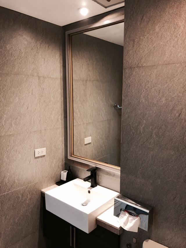 เช่าห้องคอนโดทองหล่อ ติดถนนใหญ่ พร้อมอยู่ เฟอร์ฯครบ 7