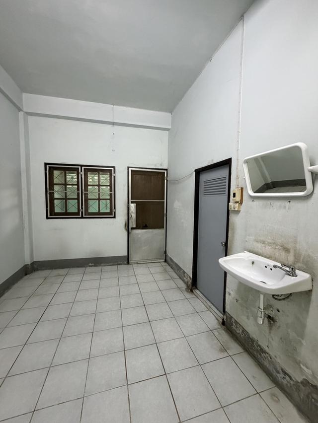 ทาวเฮ้าส์ 2 ชั้น 2 ห้องนอน 2 ห้องน้ำ 5