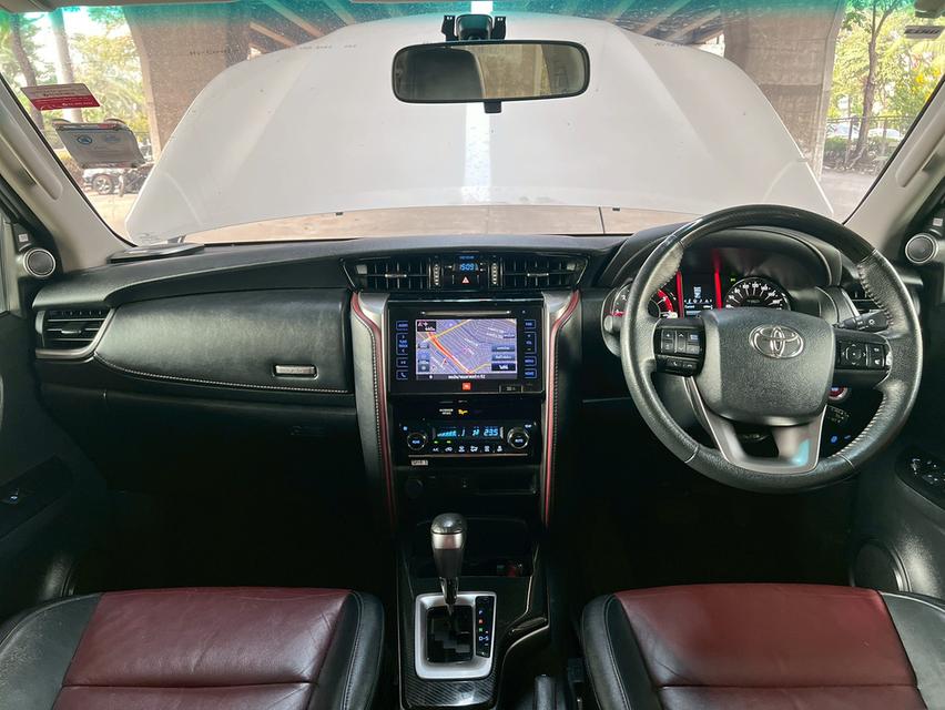 Toyota FORTUNER 2.8 TRD Sportivo 2WD Black Top AT ปี 2019 รูปที่ 10