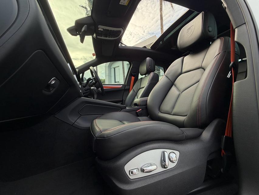 Porsche Macanปี 2022 ไมล์ 9,xxx kmราคา 3,590,000 บาท. รูปที่ 10