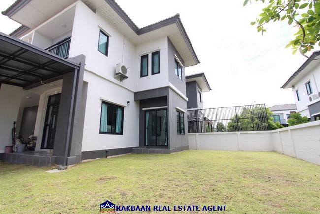 ขายบ้านเดี่ยว 64.2 ตร.ว.บริทาเนีย บางนา กม. 42 พร้อมอยู่ 4 นอน 5 ห้องน้ำ 1 ห้องครัว แถมแอร์ 5 เครื่อง เฟอร์ฯบางส่วน 7