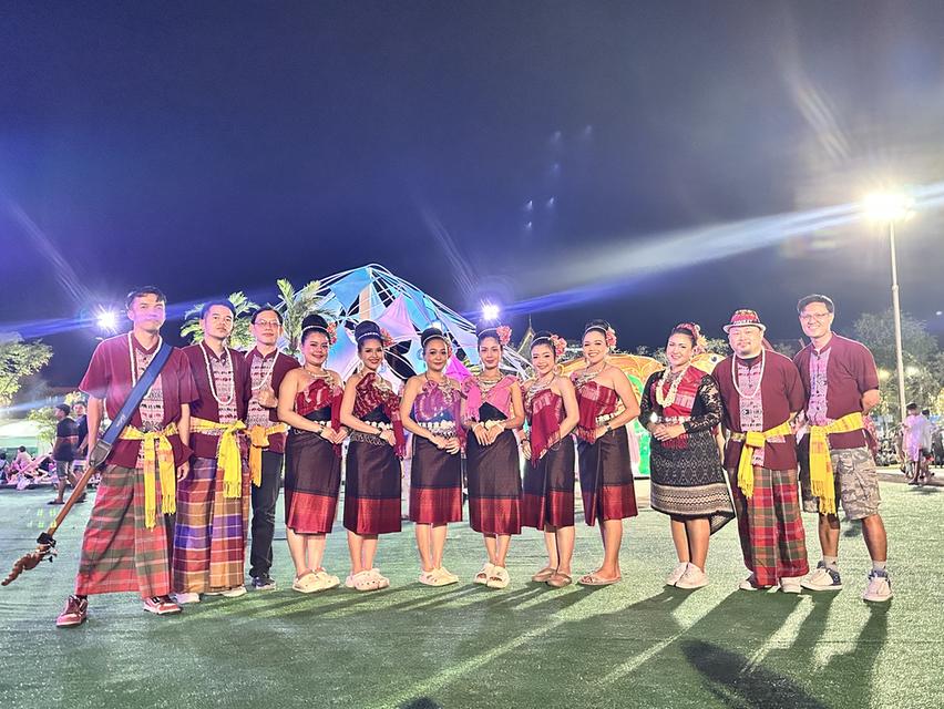 รับแสดงโปงลาง รับจ้างวงโปงลาง รับแสดงรำ การแสดงภาคอีสาน 2