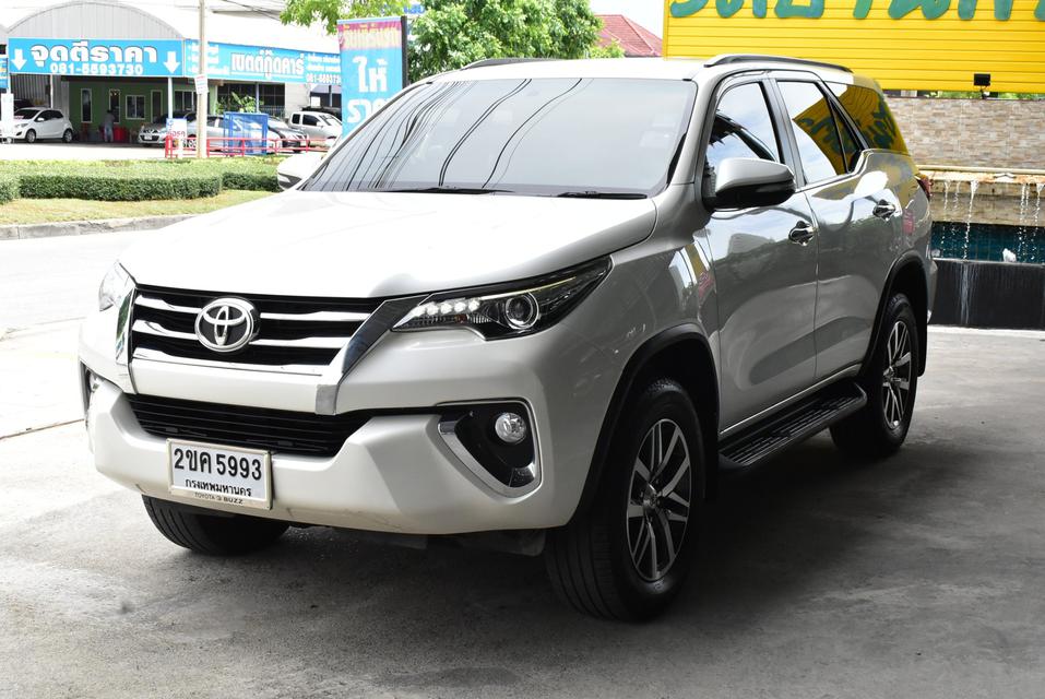 TOYOTA FORTUNER  2.8 AT 4WD ปี 2016 สีขาว 1