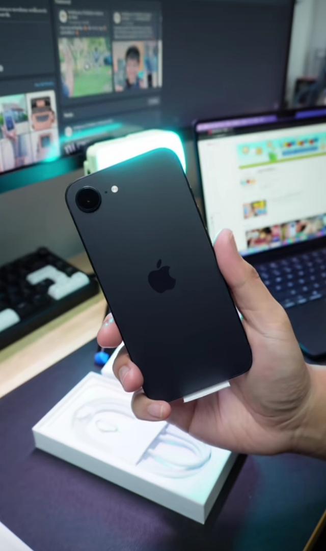 iPhone 16e พร้อมใช้งาน  3