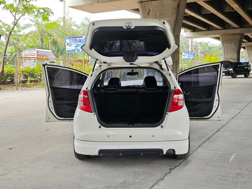 ขายรถ Honda Jazz 1.5S ปี 2010 สีขาว เกียร์ออโต้ 17