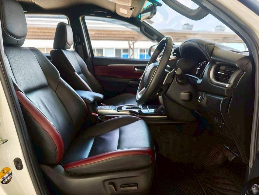 Toyota Fortuner Legender 2.4 2WD 2021 (black top) รถสวย ใช้น้อยมาก ดูแลดี ประวัติชัดเจน 13