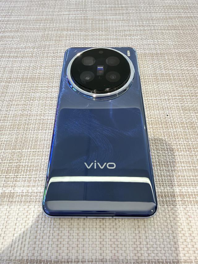 VIVO X200pro แรม16+16/512gb รับเทิร์นเครื่องเก่าให้ราคาสูง