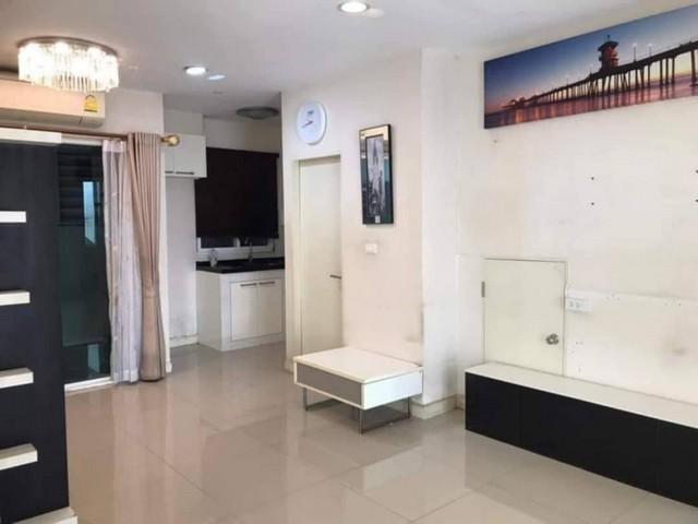 ให้เช่าทาวน์โฮม 3 ชั้น บ้านกลางเมือง โชคชัย4 ซอย50 BAAN KLANG MUANG CHOKCHAI 4 ใกล้เซ็นทรัลอีสต์วิลล์ 2