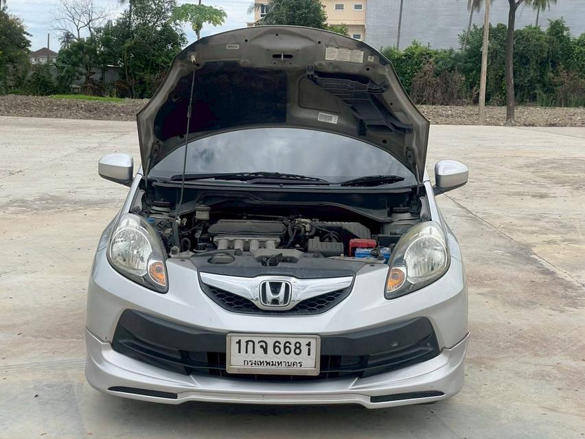HONDA BRIO. 1.2V hatchback TOP ปี 12 สีเทา   ออโต้ 7
