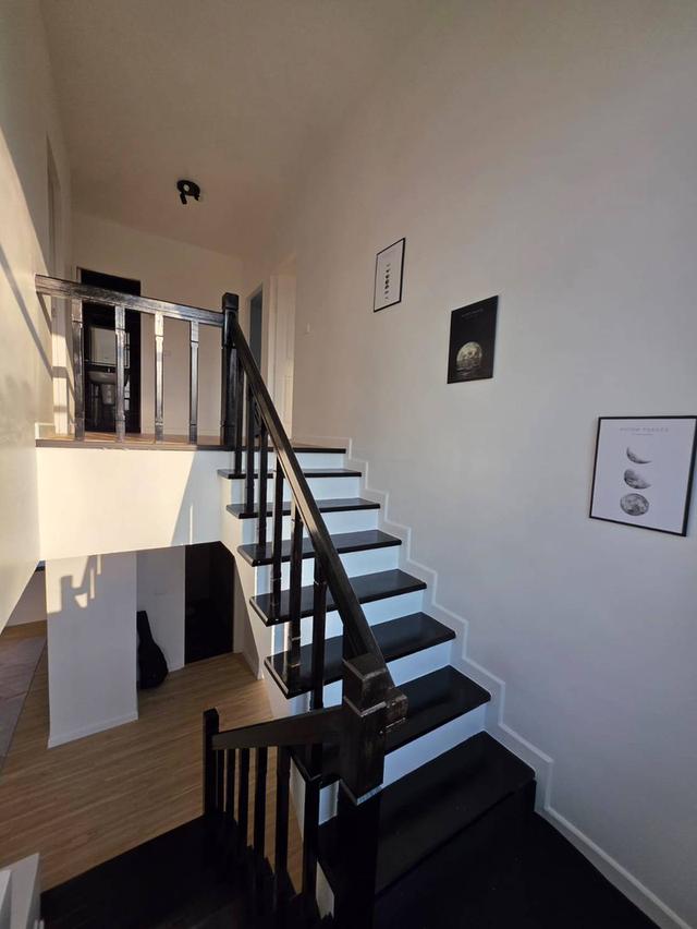 ให้เช่าบ้านเดี่ยว 2 ชั้น ขนาด 80 ตร.วา พร้อมอยู่ เฟอร์นิเจอร์ครบ ใกล้โรบินสัน เดินทางสะดวก อยู่แหล่งชุมชน 17