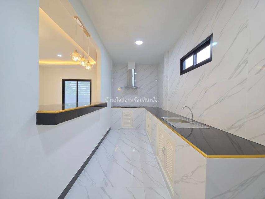 หมู่บ้านบุรีรมย์ คู้บอน 41 11
