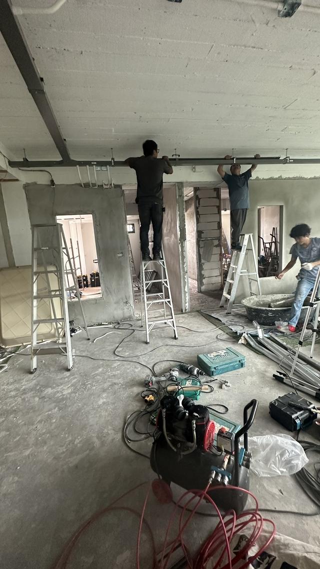 ช่างเดินสายไฟติดตั้งระบบไฟบ้านย่านบางกะปิ