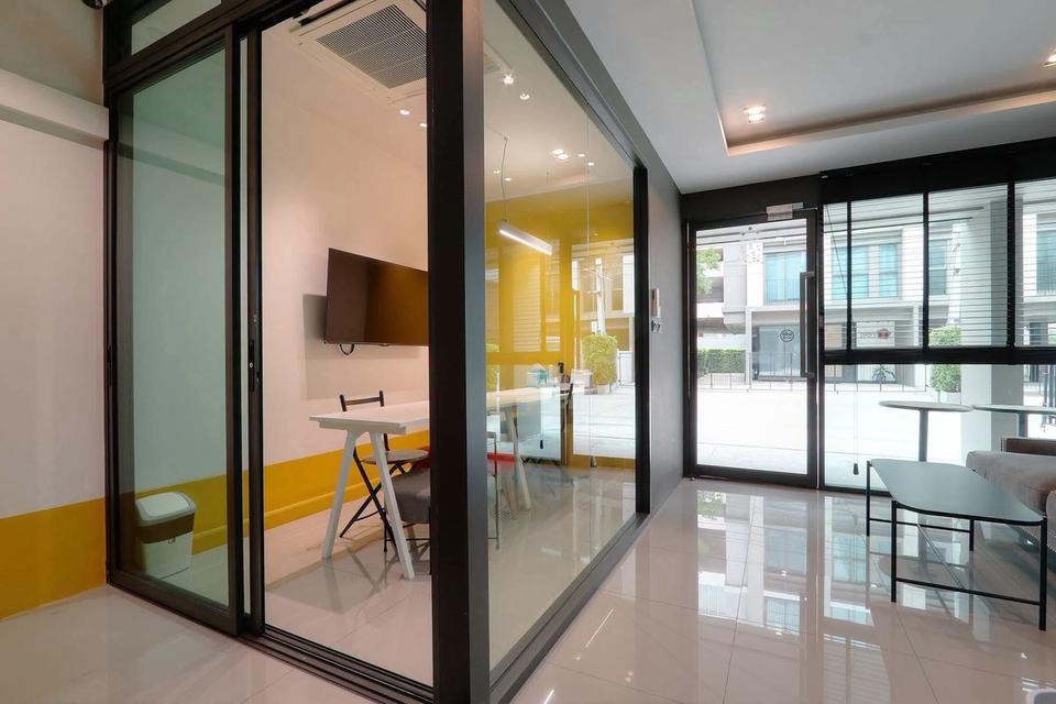 ขายอาคารสำนักงาน 5 ชั้น | Headquarters เอกมัย–ลาดพร้าว Built-in ระดับพรีเมียม พร้อมใช้งานทันที • พื้นที่ใช้สอยรวมประมาณ **479 ตร.ม.** 12