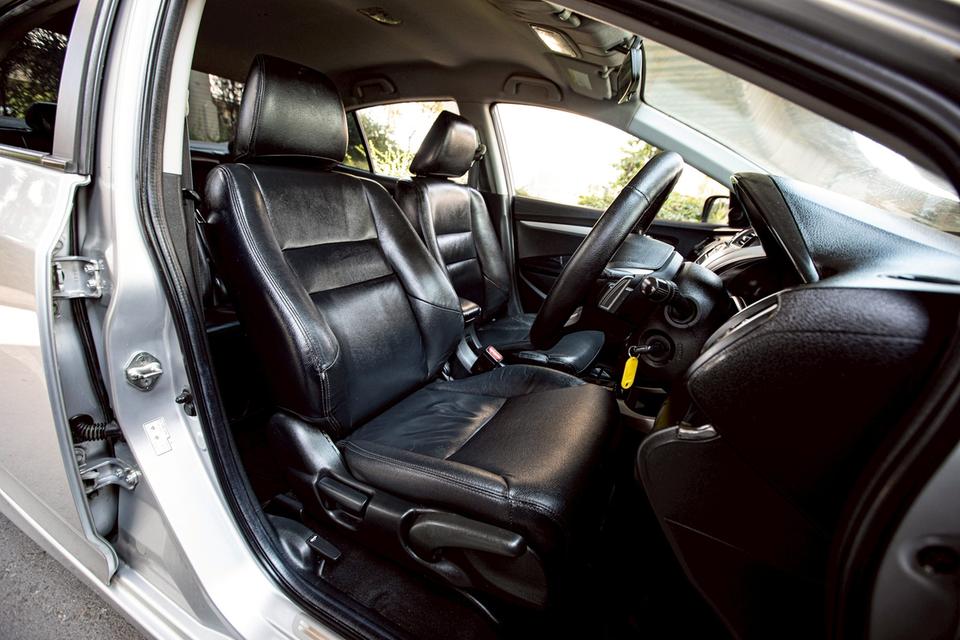 Honda City 1.5SV ปี 2011 สีเทา ท๊อปสุด 12