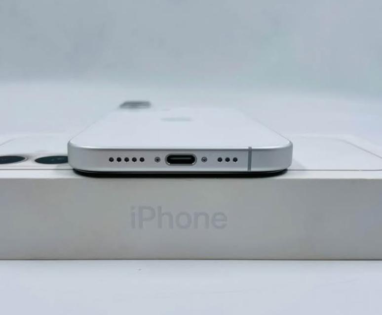 iPhone 16 128GB White 9