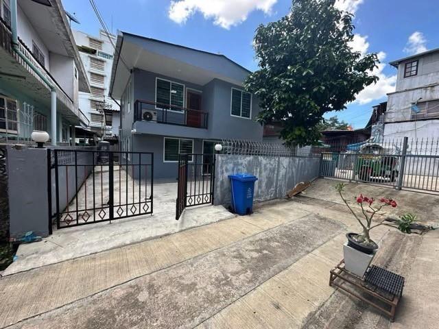 ให้เช่าบ้านเดี่ยว 2 ชั้น เนื้อที่ 35 ตร.วา พร้อมเฟอร์นิเจอร์ ใกล้อนุสาวรีย์ชัย ประตูน้ำ สนามกีฬาไทยญี่ปุ่น ดินแดง