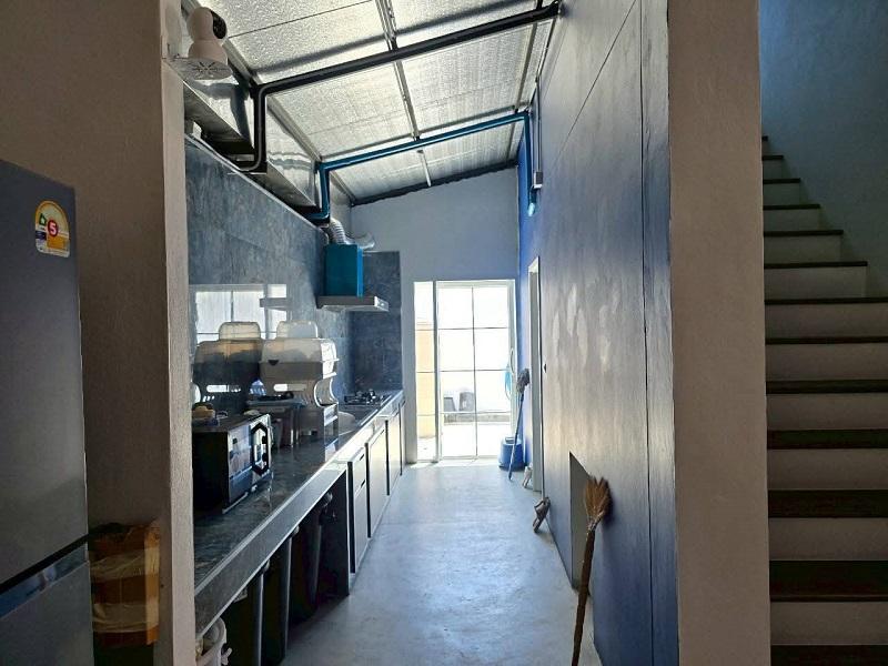 #ให้เช่าโกดังโฮมออฟฟิศพุทธมลฑลสาย2 ใกล้สมาคมชาวปักใต้  พื้นที่ใช้สอย 405. ตร.ม. บนเนื้อที่ 120 ตร.ว. ไฟฟ้า 3 เฟส รับน้ำหนักได้ 3 ตัน / ตรม. 13