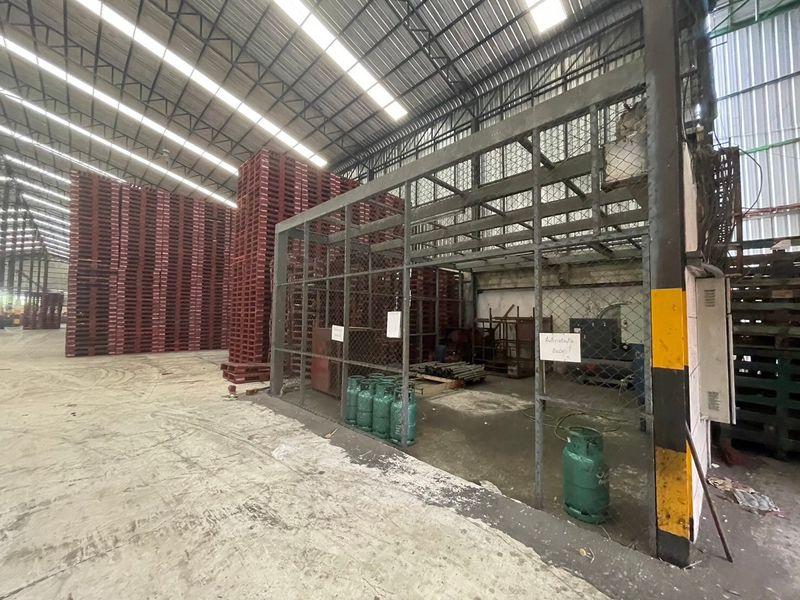 🕋Warehouse For Sale 3,200 Sq.m. Near Laemchabang:   (Can apply for a factory license) 2