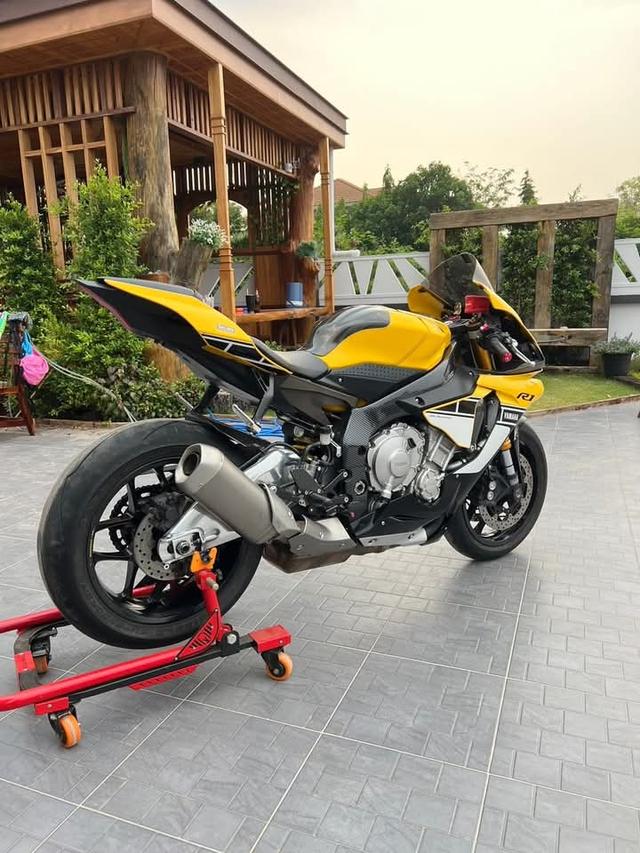 Yamaha R1 สีเหลือง 5