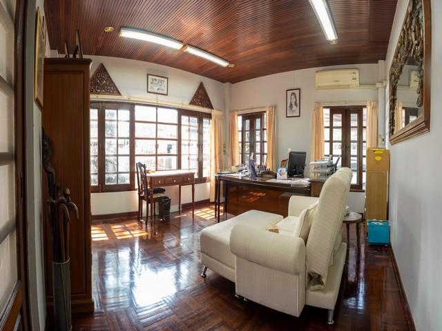 ขายบ้านเดี่ยวหลังใหญ่ 256 ตรว. หมู่บ้านนวธานี เสรีไทย 59 โครงสร้างแข็งแรง หันหน้าทิศใต้ เข้าออกได้ทั้งเสรีไทย และเกษตรนว 7