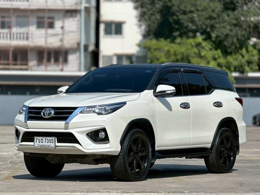 รหัสรถ PAT7305 TOYOTA Fortuner 2.8TRD Sportivo 4WD ปี 2017 สีขาวมุก