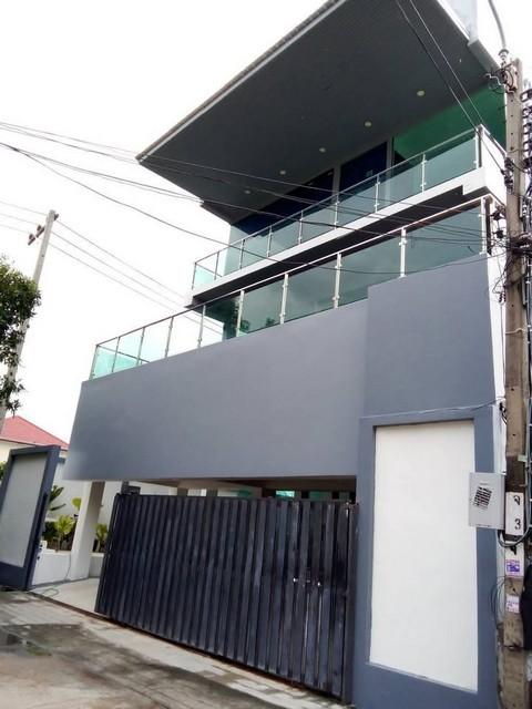 PP372 ขายบ้านเดี่ยว 3 ชั้น ซอยลาดพร้าว-วังหิน 47 ใกล้โชคชัย 4 เดินทางสะดวก 1