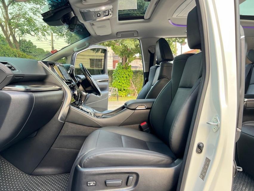 TOYOTA ALPHARD 2.5 SC package 2023รถสวยสภาพป้ายแดง ไมล์น้อย เช็คศูนย์ทุกระยะ เจ้าของดูแลอย่างดี รูปที่ 11