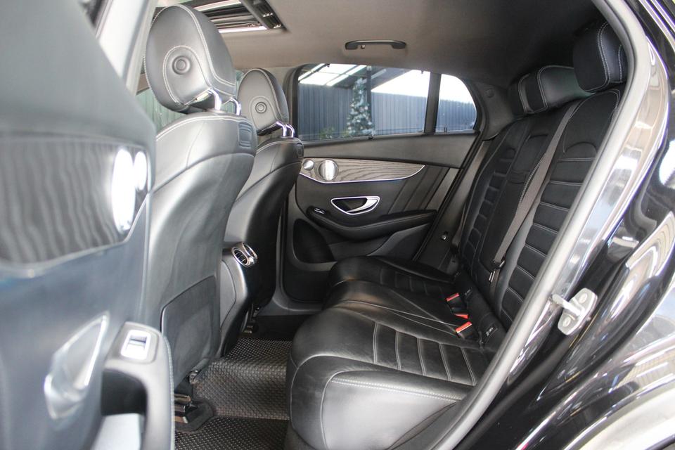 รหัสรถ JRS413 Benz GLC250 Coupe 4Matic Amg ปี 2018 วิ่งเพียง  120,000 km รถตัวถังเดิมสวย รูปที่ 8