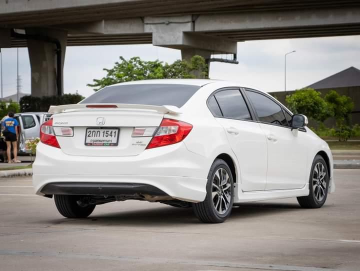 HONDA CIVIC FB 1.8 E เกียร์ออโต้ ปี 2013 4