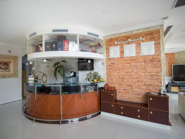 ขายบ้านเดี่ยวหรู ถนนพระราม 9 ซอย 39 ตกแต่งพร้อมอยู่ พร้อมสระว่ายน้ำ ใกล้เดอะไนน์ ใกล้ทางด่วน ทำเลดี ซอยใหญ่ ทะลุรามคำแหง 12 และ 8 8