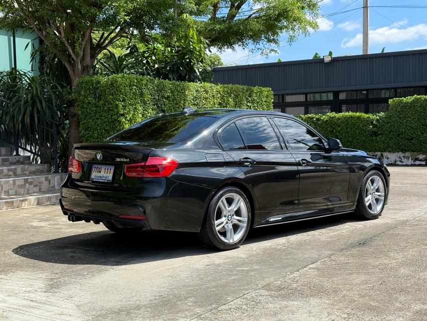 2018 BMW 320D M PERFORMANCE รถมือเดียวออกป้ายแดง รถวิ่งน้อย เข้าศูนย์ตามระยะ รถไม่เคยมีอุบัติเหตุครับ 7