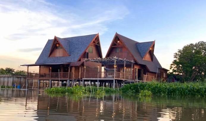 ขายบ้านพร้อมที่ดิน luxury house ติดแม่น้ำเจ้าพระยาที่ดินประมาณ 1ไร่ บ้านไม้ 2หลัง 6ห้องนอน 6ห้องน้ำ จังหวัดปทุมธานี ใกล้ บริษัทเสริมสุข 2