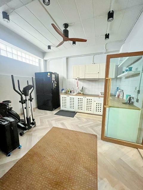 เพลินจิต400ม.ถูกกว่า Penthouse BTSนานา 550ม. สุขุมวิท 1-5 ให้เช่าทาวน์เฮ้าส์ 2 ชั้น สุดหรู 34 ตร.วา.275 ตร.ม.จัดเต็มเฟอร 3