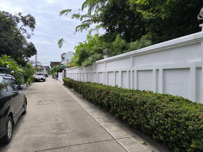 ขายด่วนบ้านพร้อมที่ดินผืนใหญ่ใจกลางเมืองปากน้ำ ใกล้ BTS เพียง 290 เมตร 9