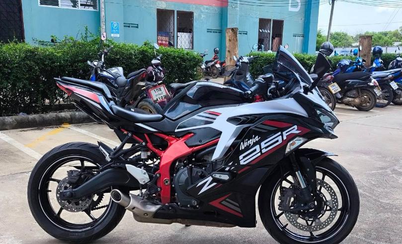 Kawasaki ZX-25R ขายด่วน 2