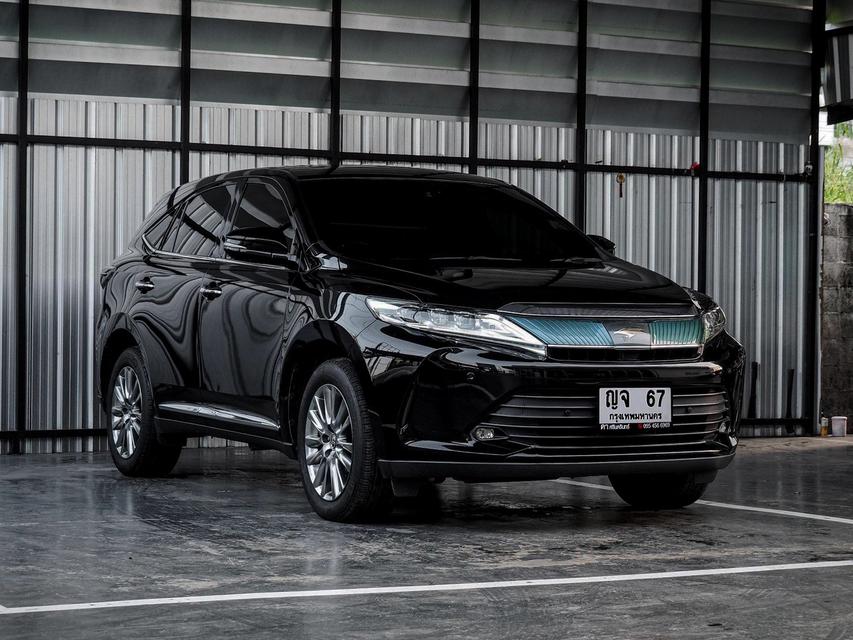 Toyota Harrier 2.0 Premium เบนซิน คันนี้ เป็นเครื่อง 2.0 เบนซิน ล้วนๆ ( ไม่ใช่ Hybrid ) 1