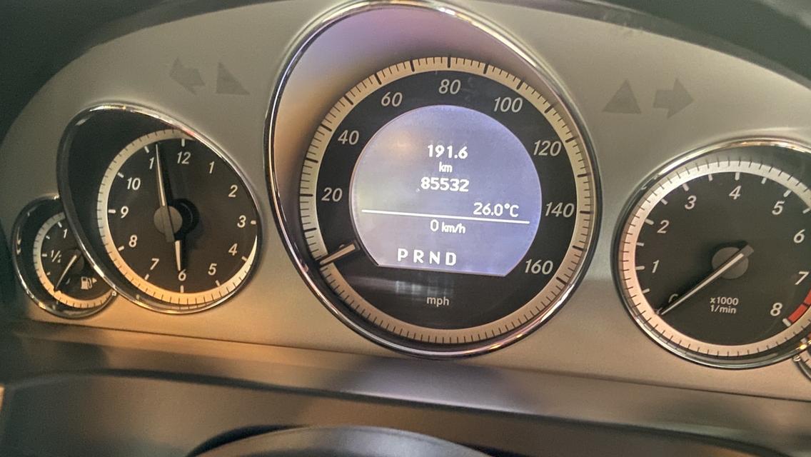 Mercedes-Benz E250CGI Coupe  13