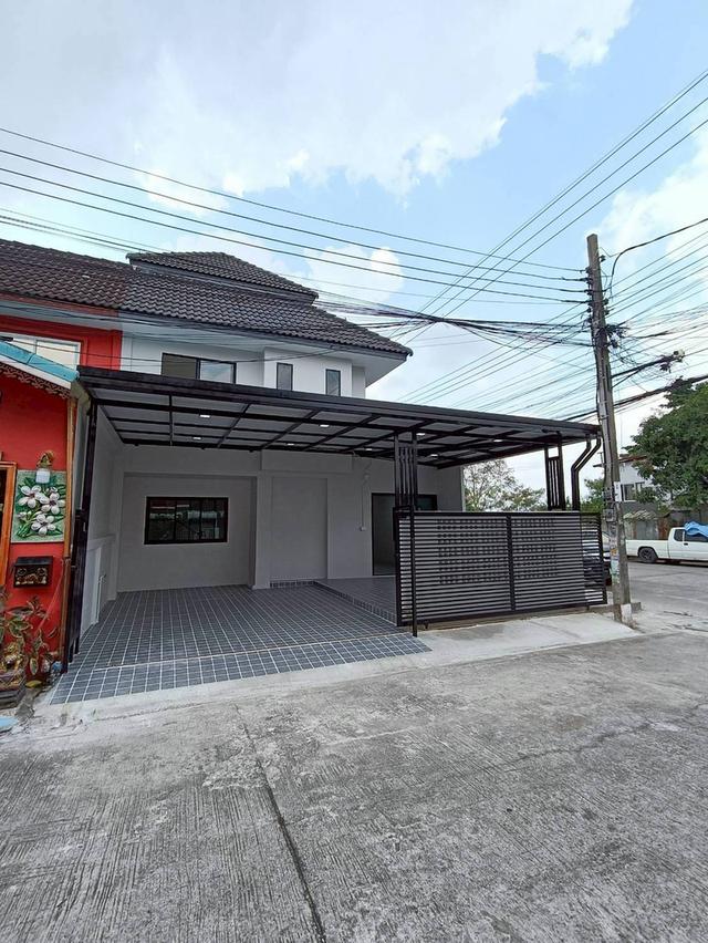 ทาวน์เฮ้าส์หลังมุม คลองสามวา  เลียบคลองสอง หมู่บ้านทรัพย์ธานี นัดชมบ้าน 085-318-6868 คุณวา 1