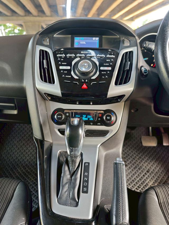 Ford Focus 2.0 S Hatchback AT ปี 2013 12