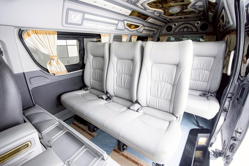 TOYOTA COMMUTER 3.0 D4D 2015  7