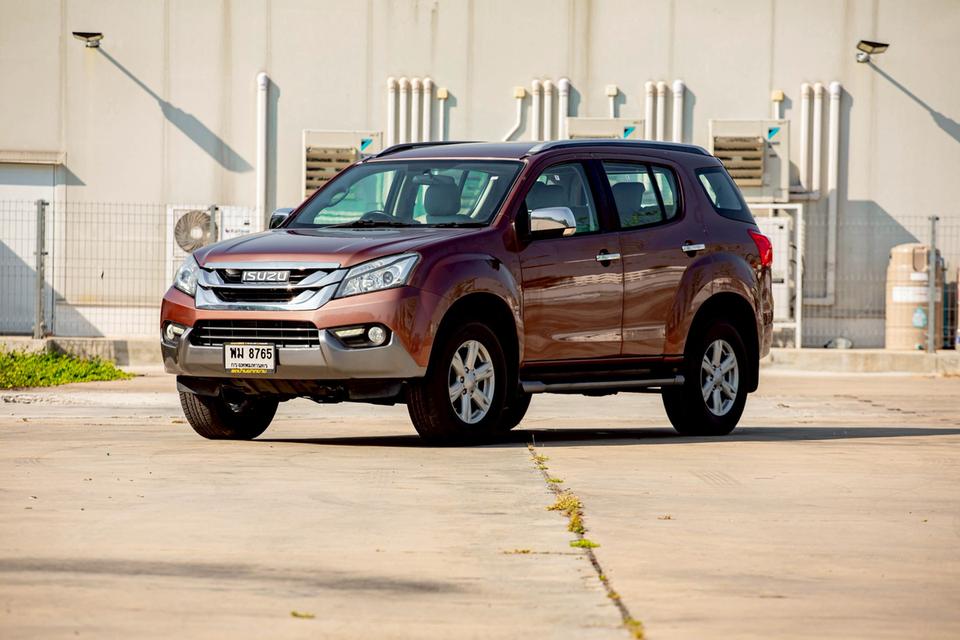 Isuzu MU-X 3.0Dvd 4wd ปี15