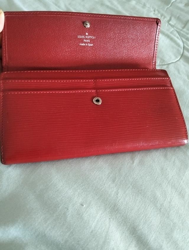 Louis Vuitton  2