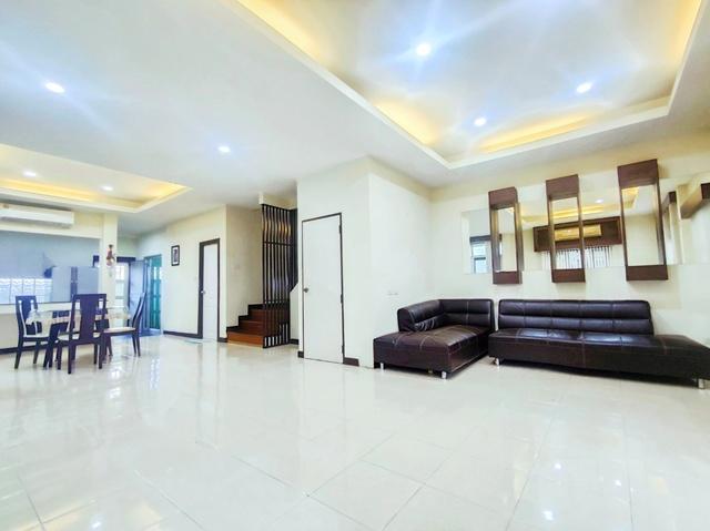 หลังริม ใหญ่ พร้อมเฟอร์ฯ แอร์ใหม่ BRT ม.ศูนย์รังสิต ให้เช่าบ้าน2 ชั้น ม.ธรรมศาสตร์ รังสิต 1.1 กม. 32 ตร.วา. 256ตร.ม. 2-3 2