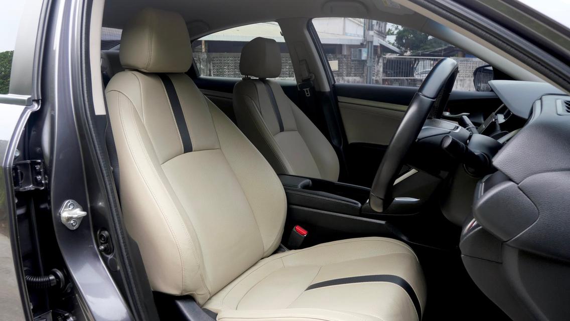 CIVIC FC 1.8 EL ปี2018 รถบ้านมือเดียว ประวัติศูนย์ชัดเจน 14