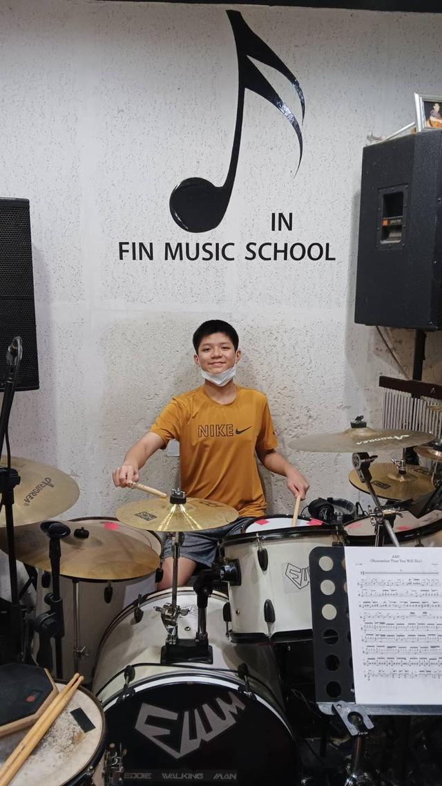 รับสอนกลองทุกประเภท ที่ Fin Music School 17